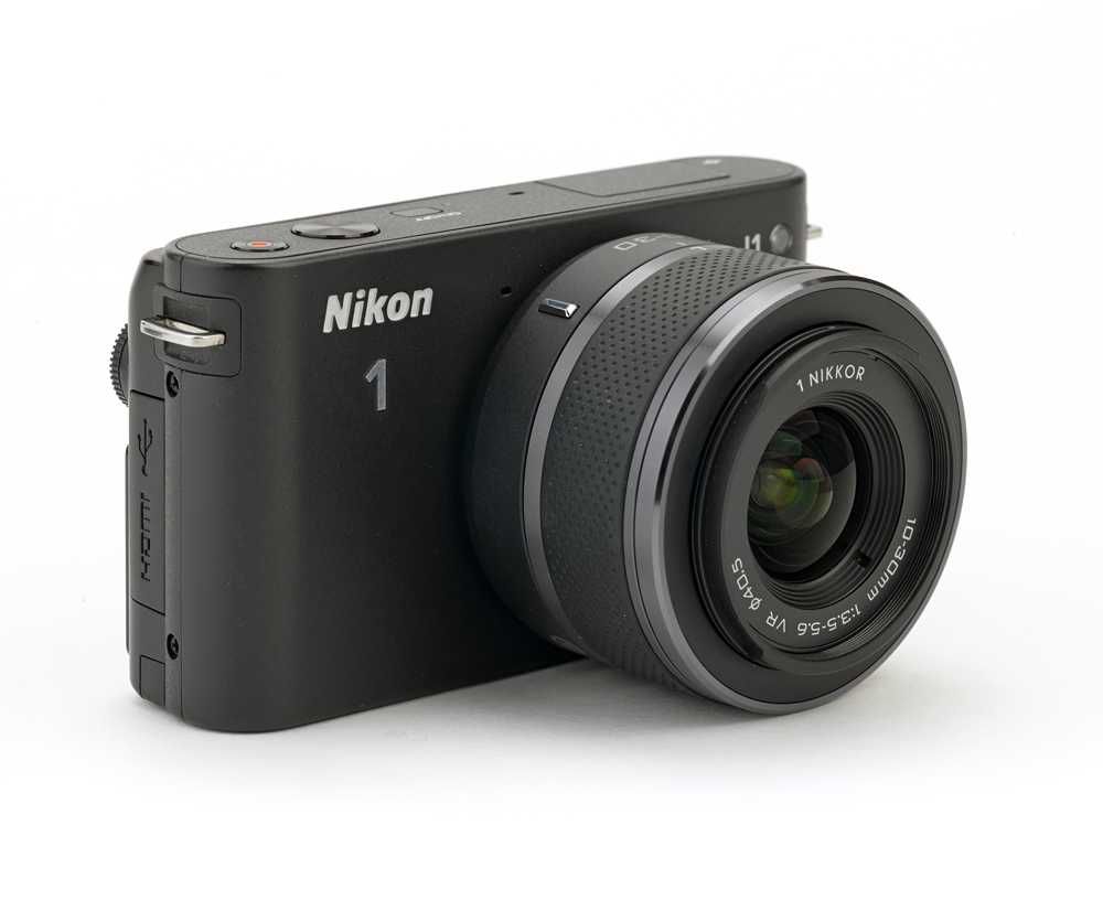 Фотоапарат Nikon 1J1 - с обектив Nikon 1 Nikkor 10-30mm f/3.5-5.6 VR |