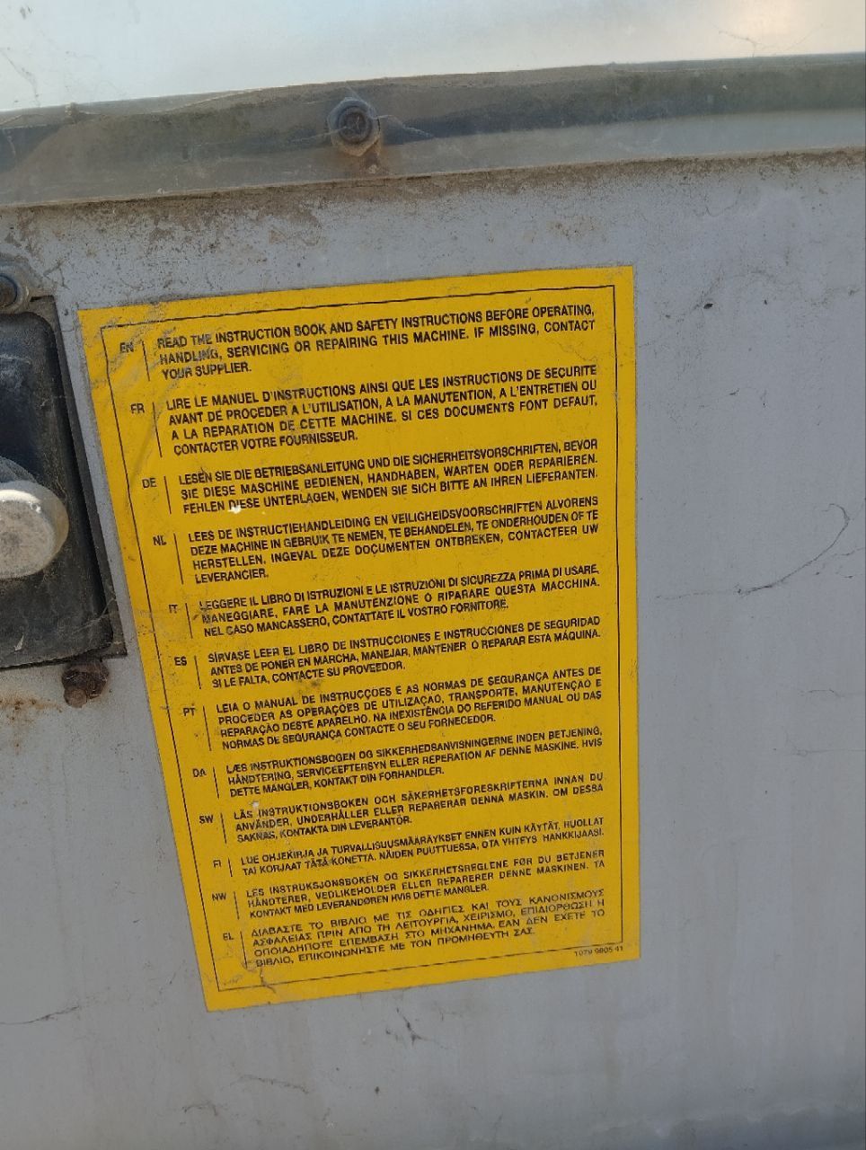 Generator sotiladi