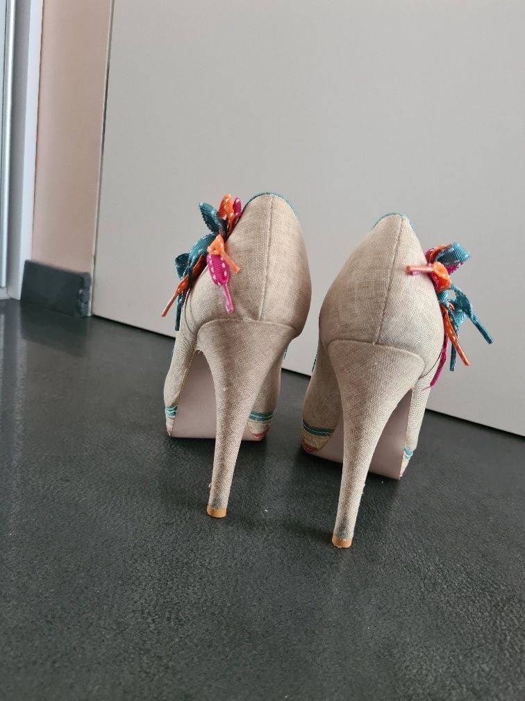 Елегантни обувки CafeNoir - номер41