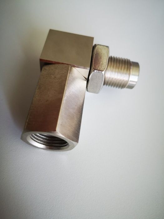 Втулка за втора ламбда сонда с вграден мини катализатор