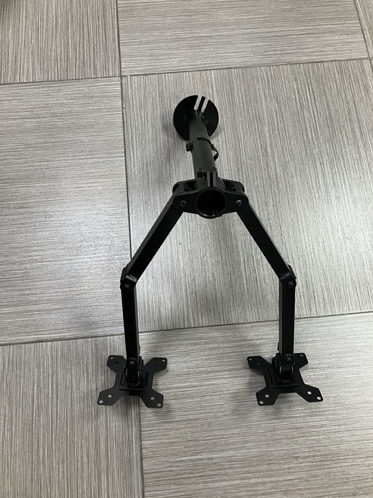 Продавам стойка с два монитора Lenovo 24” L24i-30