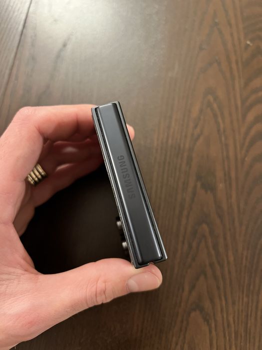 Telefon mobil Samsung Galaxy Z Flip7, 12GB RAM, 512GB, 5G, Jetblack