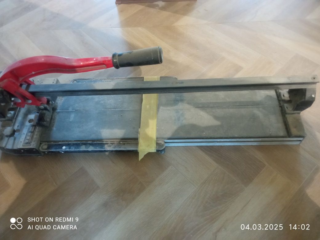 Продаётся плиткорез 60 см... В хорошем состоянии