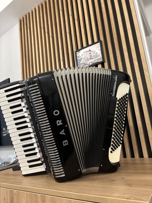 Acordeon Italian BARO cu 96 de basi cu cassotto 3+2