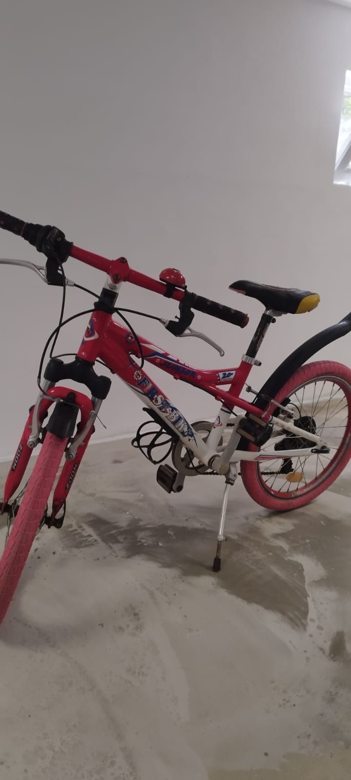 Când bicicleta pt fete First Bike