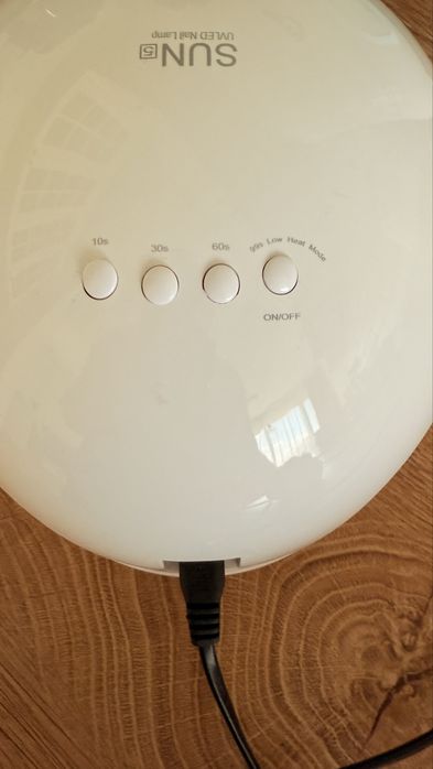 Продавам UV/ Led лампа за гел лак