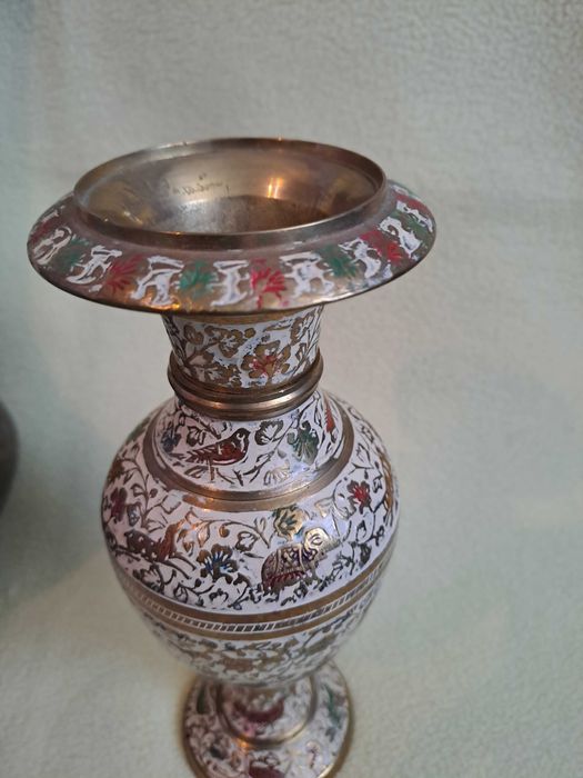 vaza alama gravata pictata vaza bronz