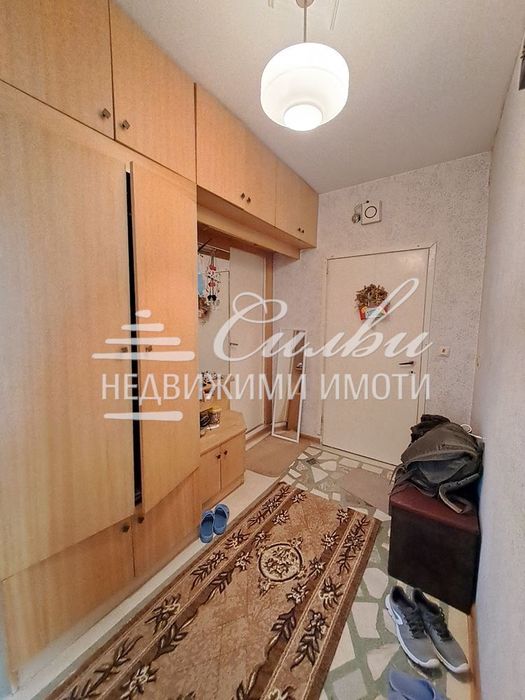 Продава се Четиристаен апартамент в Шумен, Боян Българанов 1 - 103 кв.м за 926 €/кв.м - Снимка #10