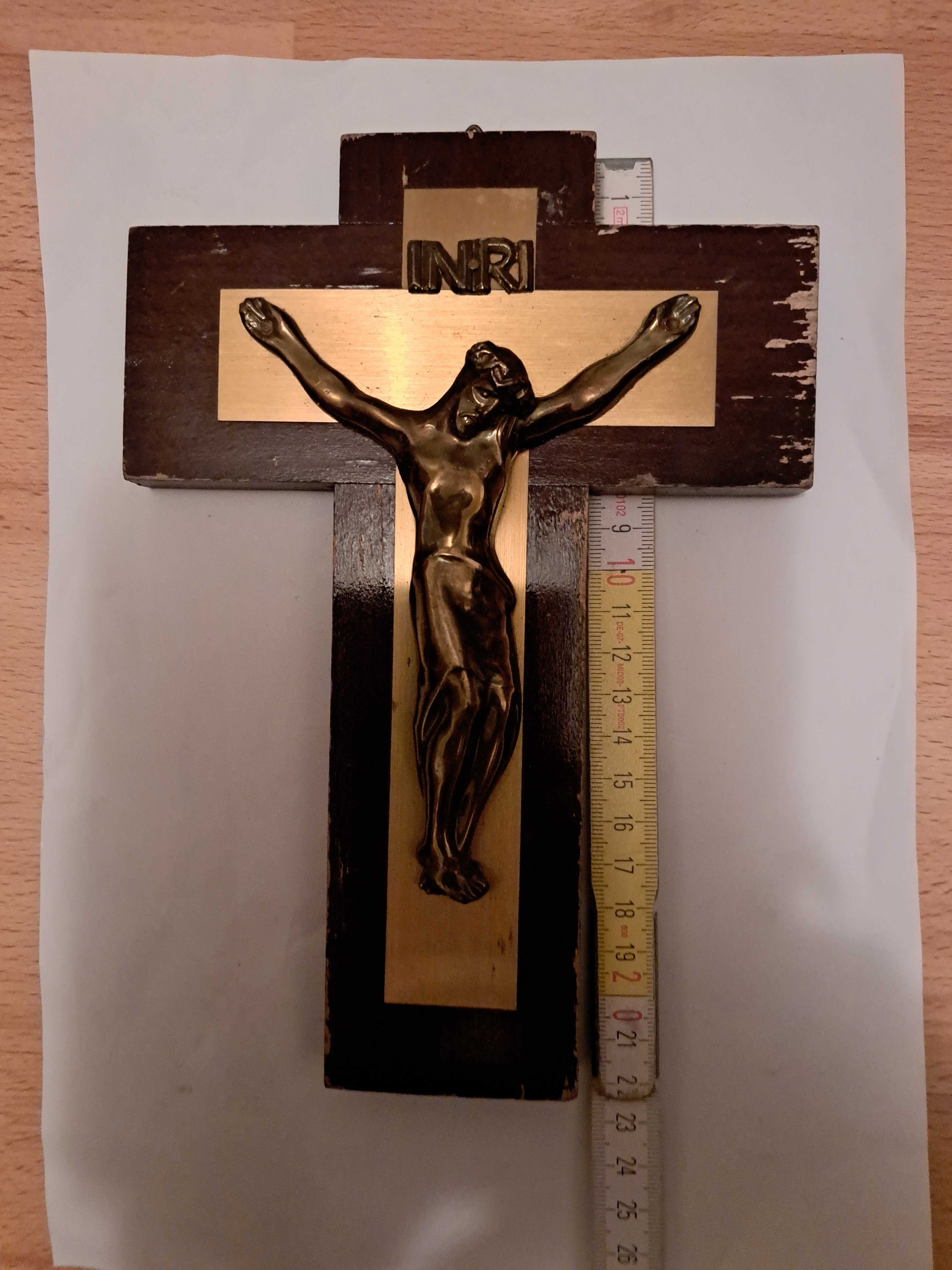 Crucifix pe lemn și bronz