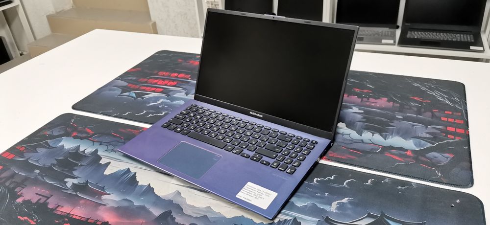 Ноутбук Asus Core i3-1005g1/ 12гб/ SSD 256/ HD Graphics