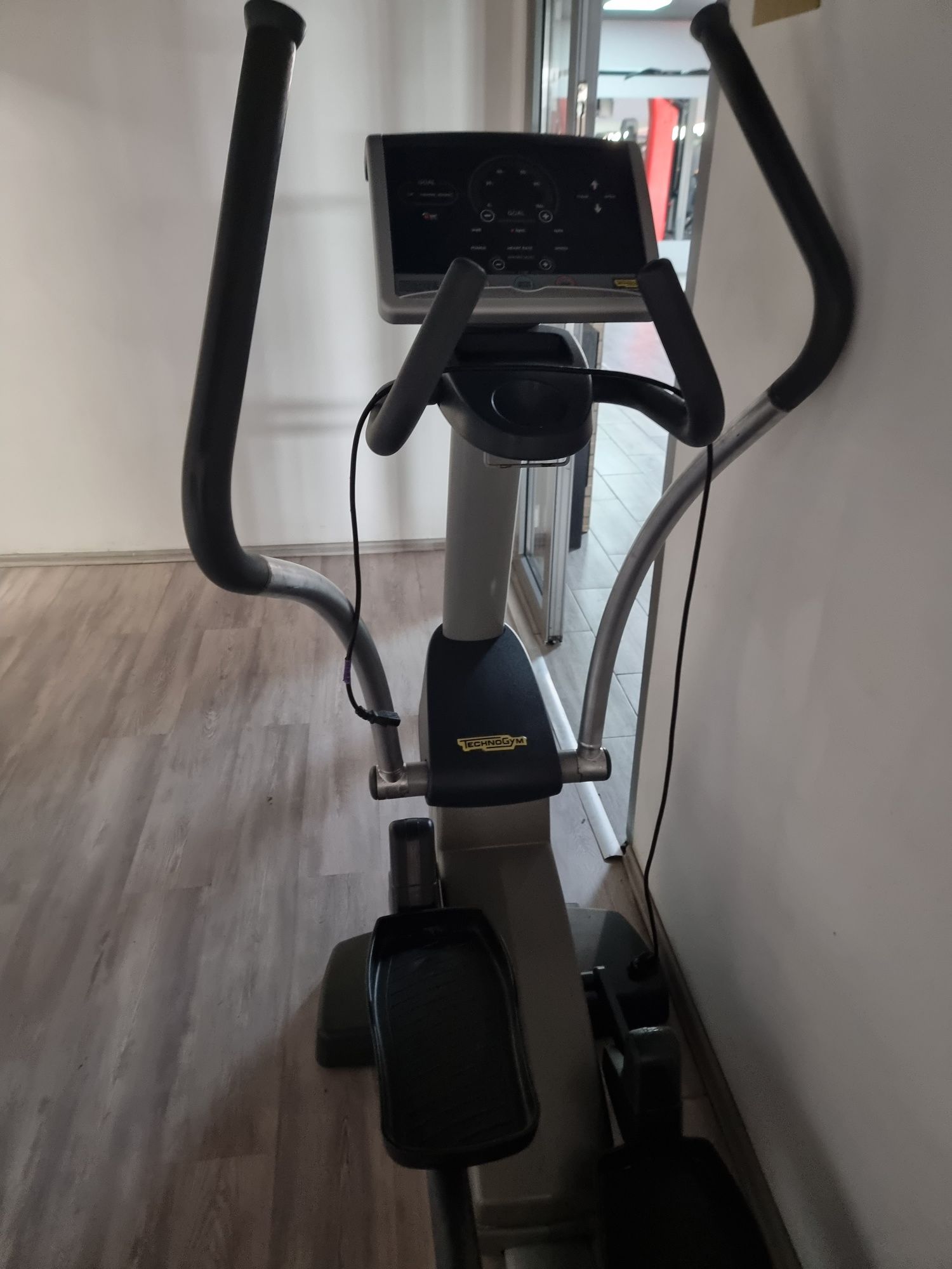 Bicicleta eliptica Technogym