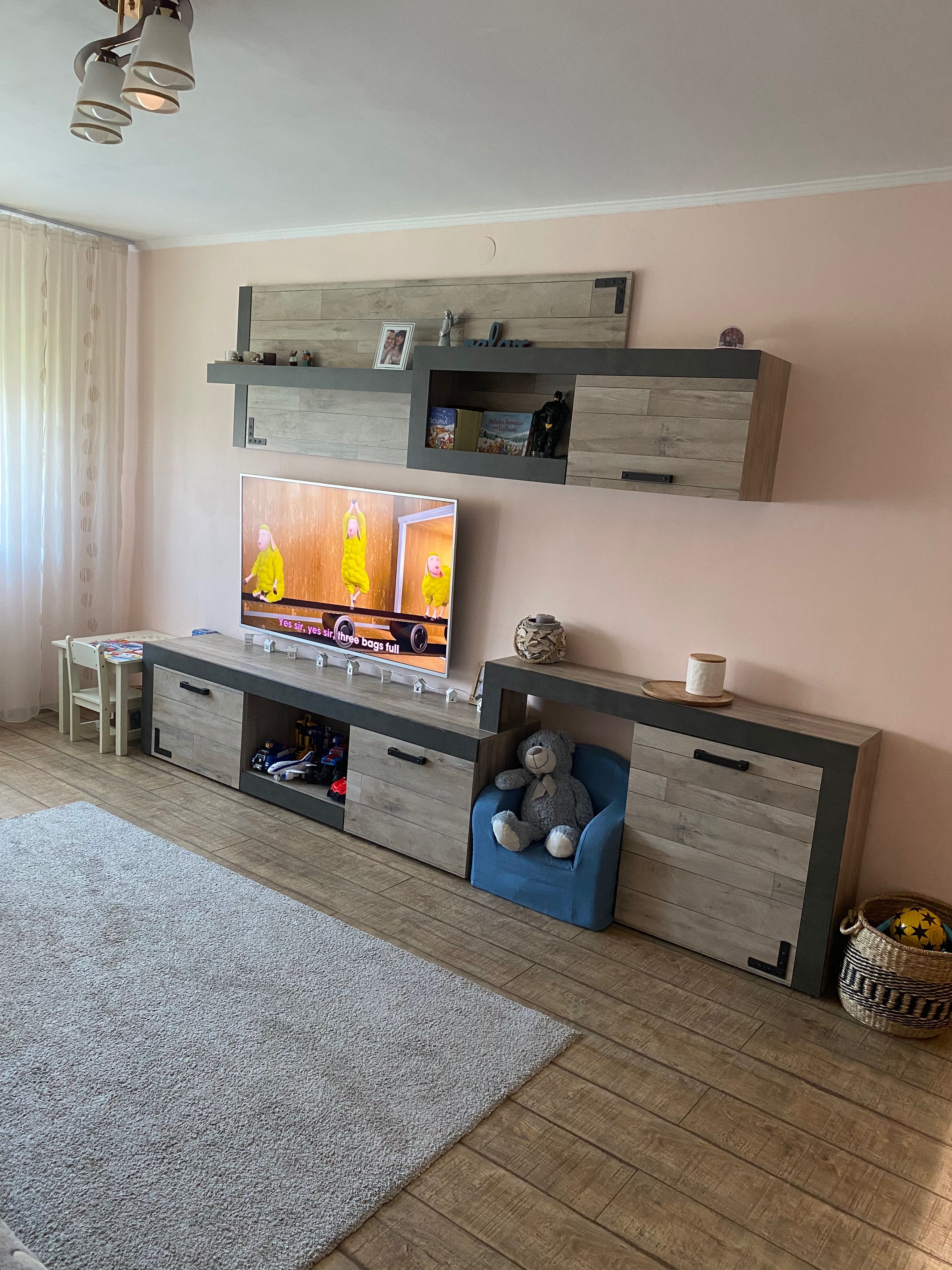 Vand apartament cu 2 camere, decomandat