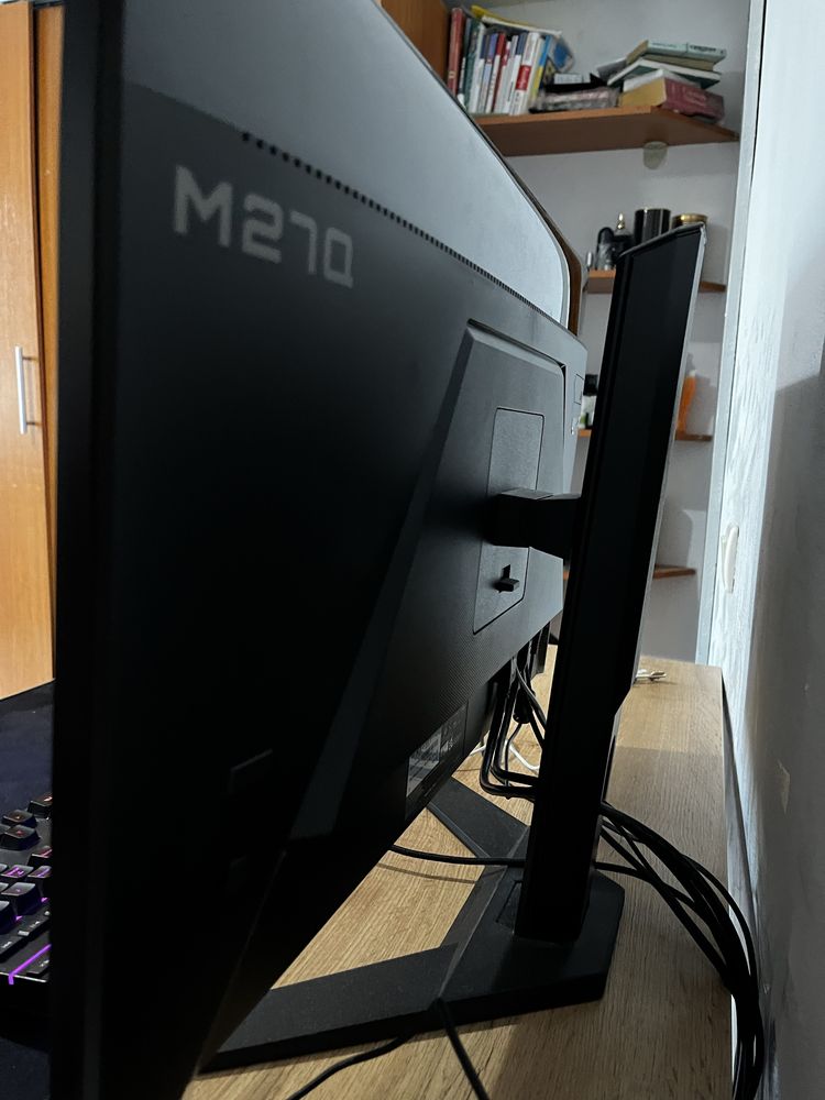 Продаю монитор Gigabyte m27q  в идельном состоянии с поддержкой KVM