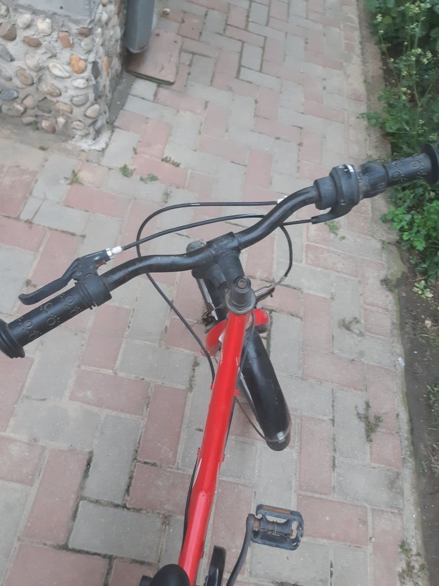 Vând bicicleta de copii.