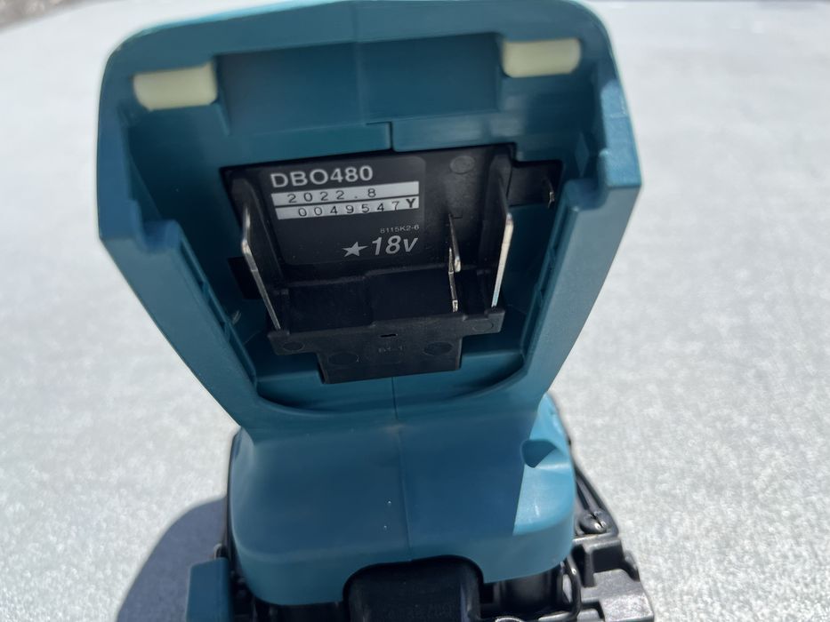 Slefuitor cu vibratii Makita DBO480z 18V Li-ion Nou