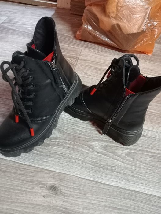 Продам женские ботинки недорого!!!
