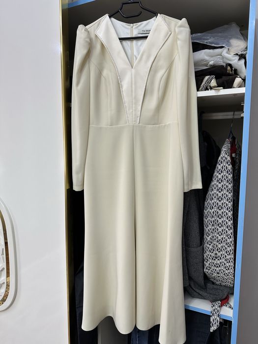 Молочное платье