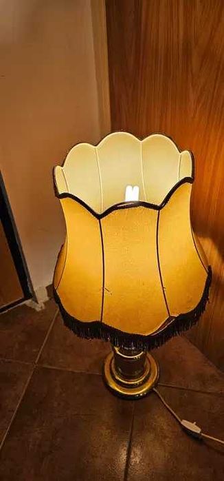 veioza de masa sau podea interbelica