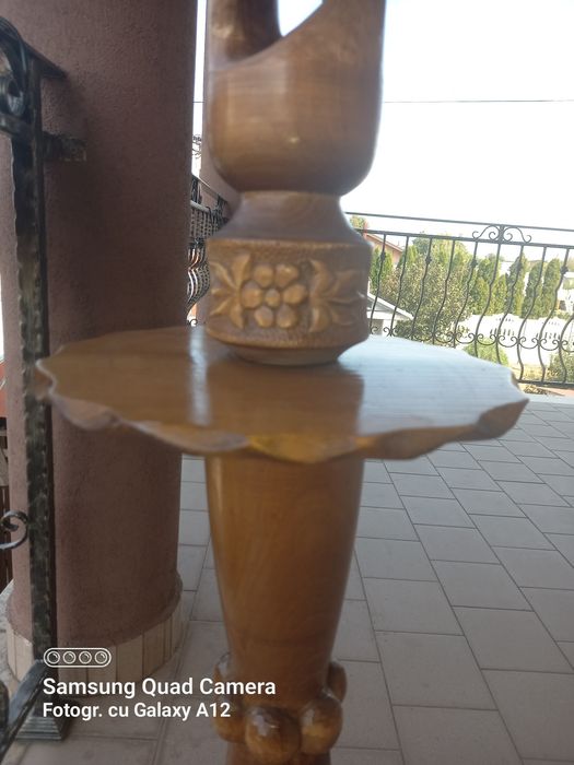 Lampadar sculptat manual (veioza) lemn masiv înaltime 1,65m