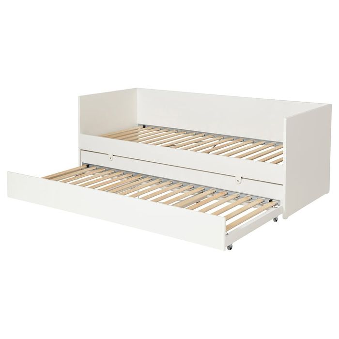 Pat extensibil ikea cu o saltea,