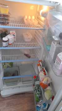Продаю холодильник indezit