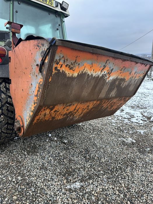 Vând sărăriță + freză de zăpadă pentru tractor