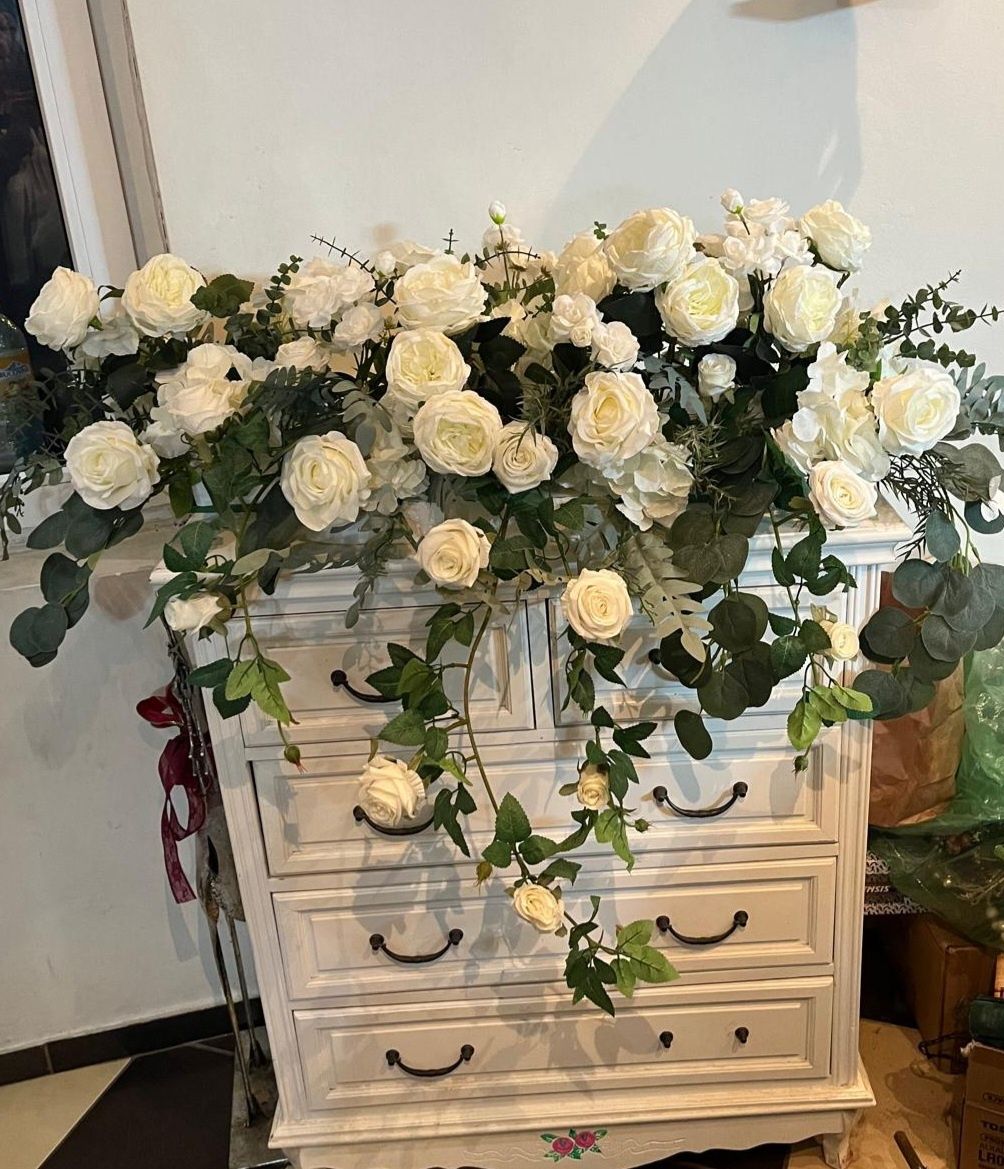 Designer floral vand aranjamente si decor floral restaurant evenimente
