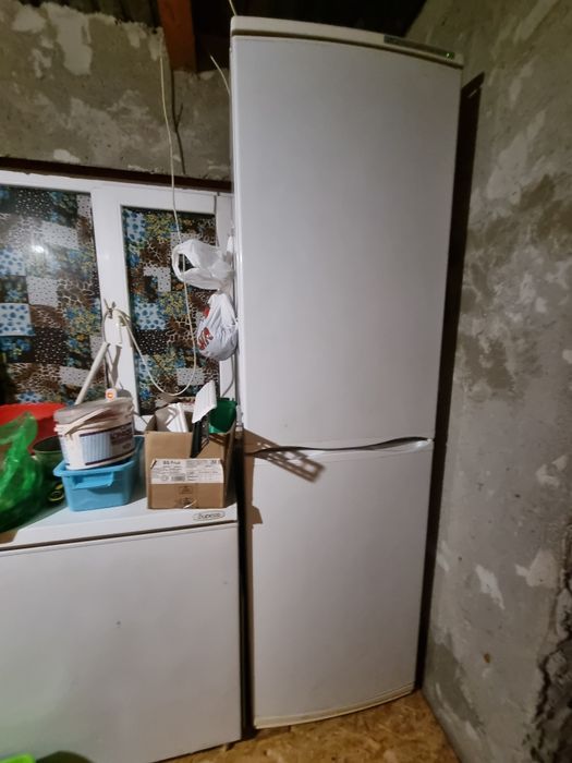 Продам холодильник 2 метра высота