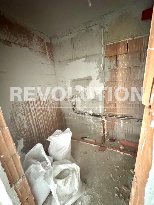 Продава се Двустаен апартамент в Пловдив, Остромила - 100 кв.м за 1250 €/кв.м - Снимка #4