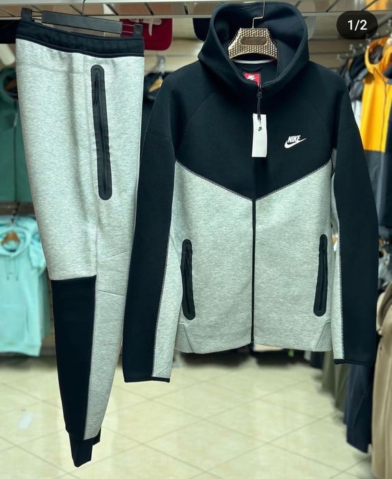 Vând compleuri tech