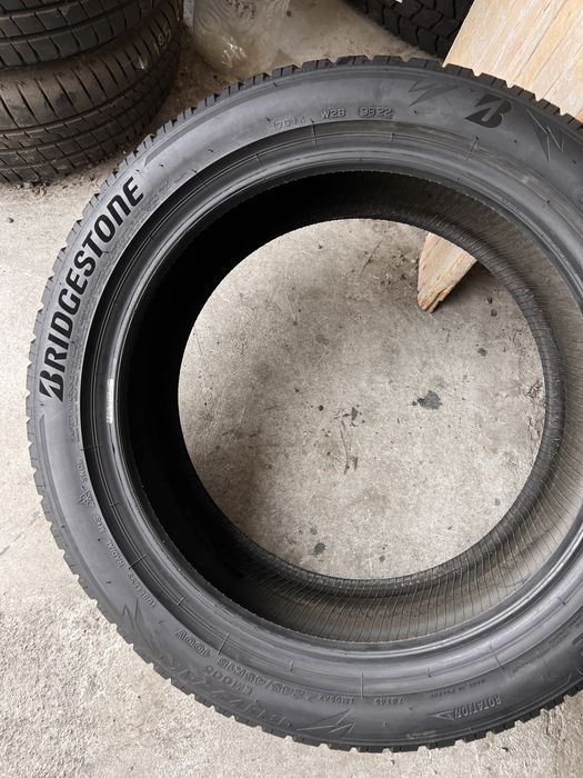 1 anvelopa iarna 245/45/18 , Bridgestone , DOT 2022 , 7.7 mm