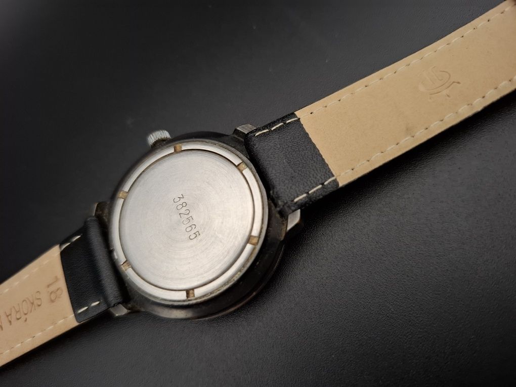 Ceas mecanic Raketa