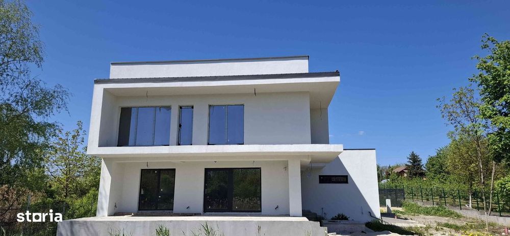 Proprietar, vând vilă pe malul lacului Corbeanca