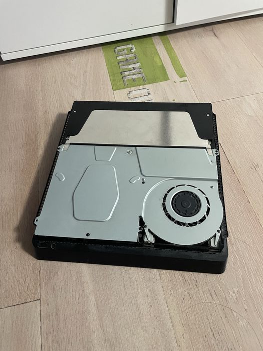 Playstation 4 slim 500gb HDR JET BLACK