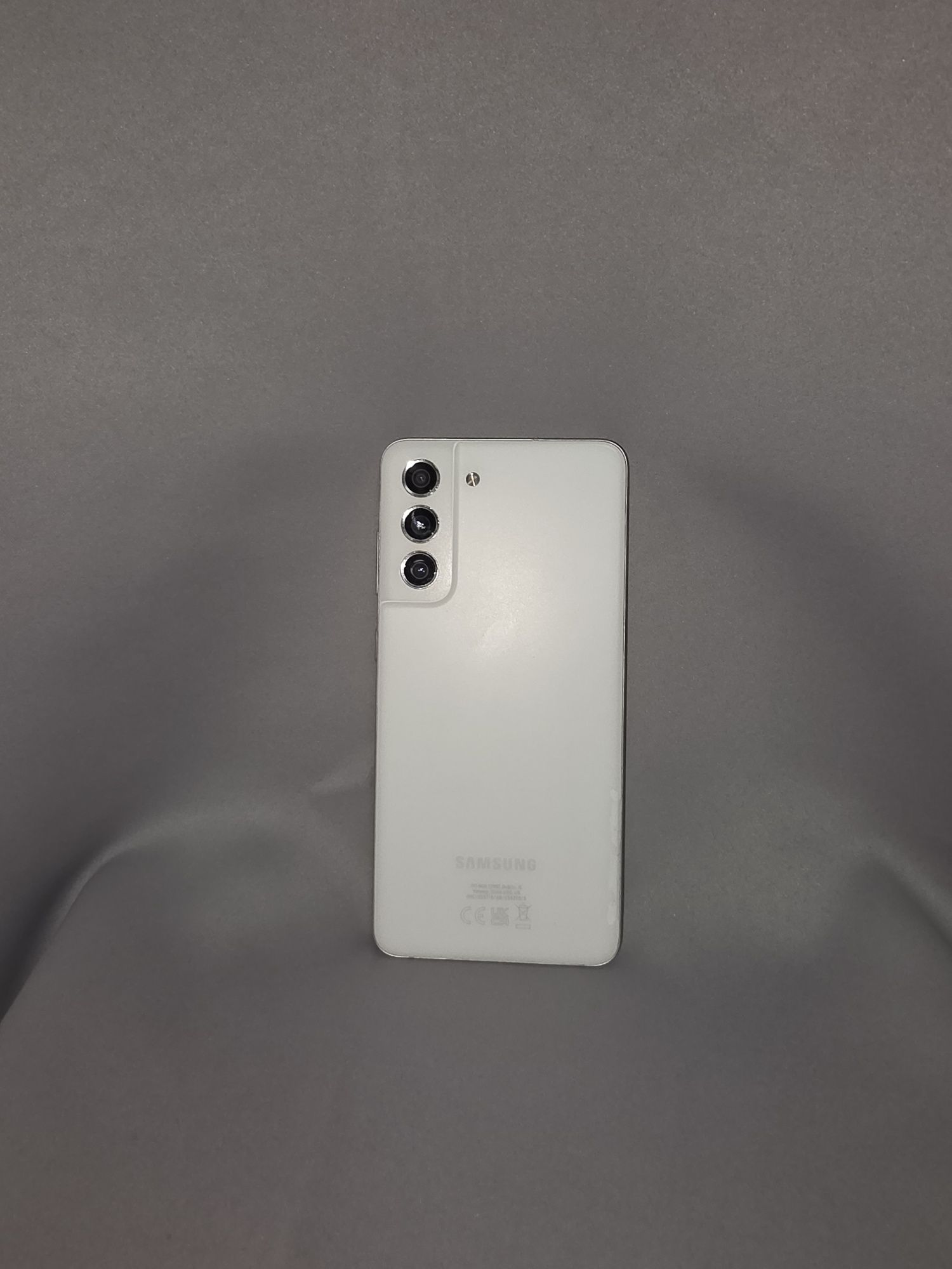 Телефон Samsung S21 FE