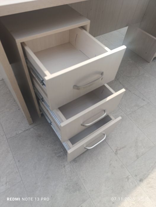 Продам директоский стол