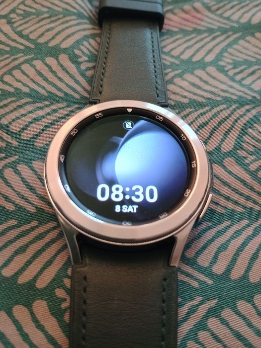 Часовник Samsung galaxy watch 4 classic