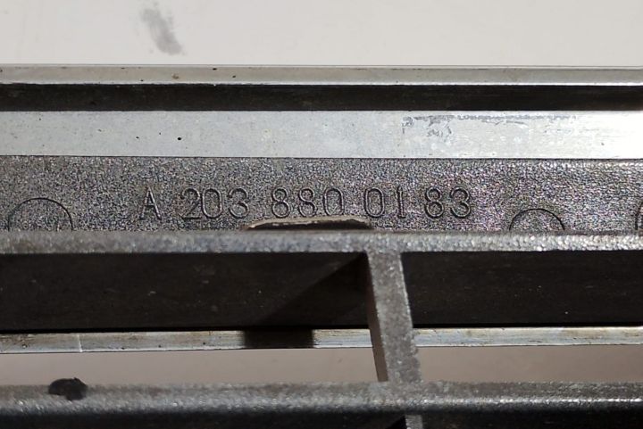 Grila radiator A2038800183 Mercedes-Benz C-Class W203/S203/CL203