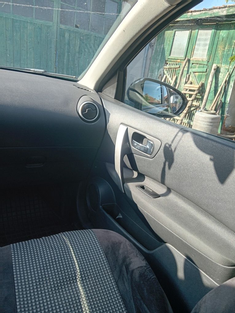 VIND. NISSAN. QASHQAI. 4×4.diesel  1598  CM distribuție. pe lant euro5