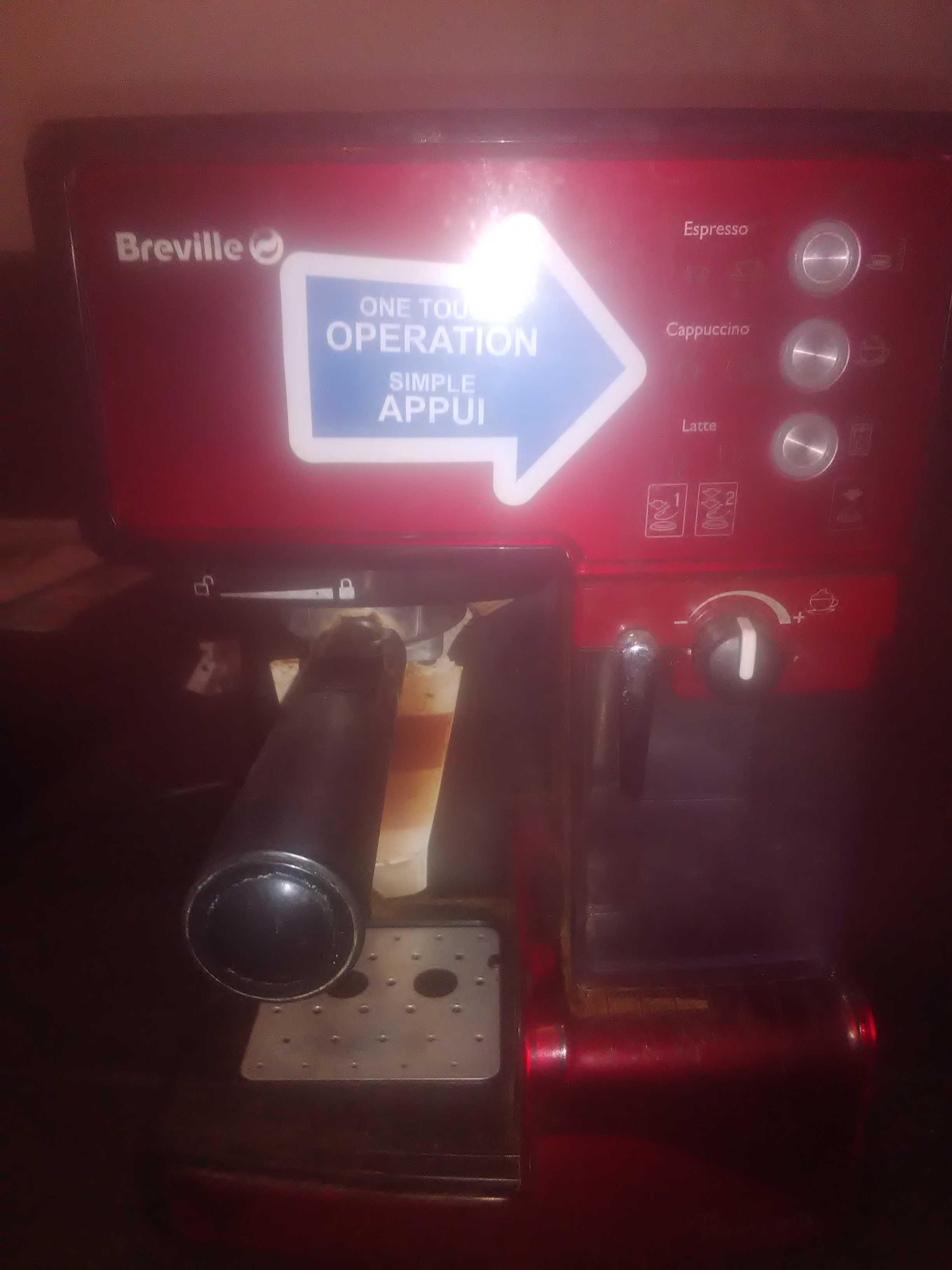 Продавам еспресо машина Breville Prima Latte VCF046X-01, 15 bar