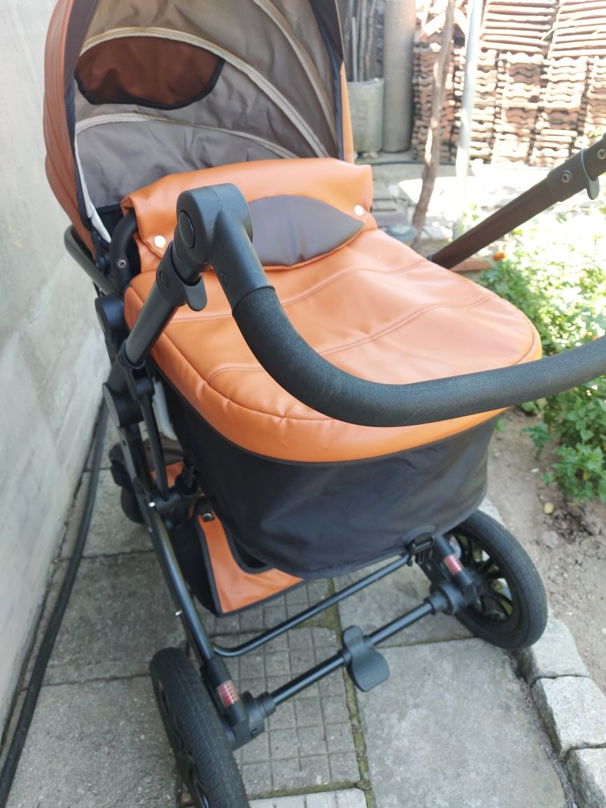 Комбинирана бебешка количка