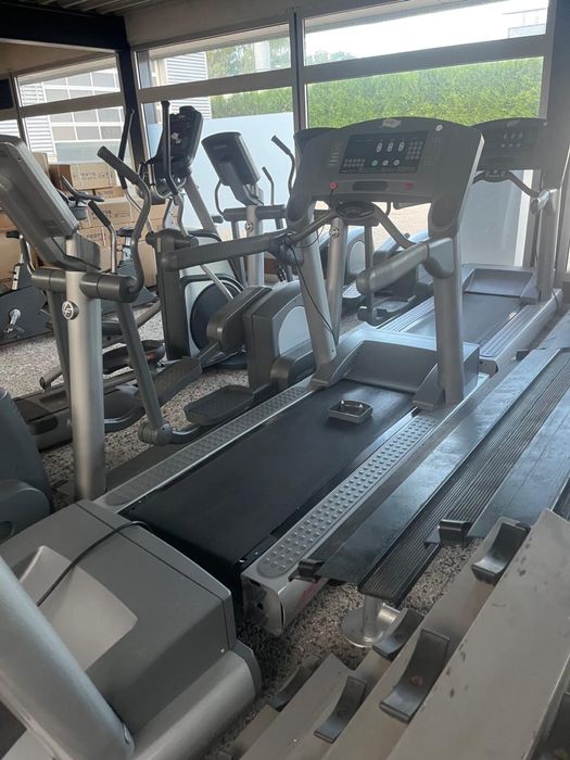 Banda alergare lifefitness