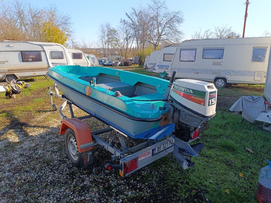 Vând barca fibra Mikro 400 cu motor honda 15 cp 4t