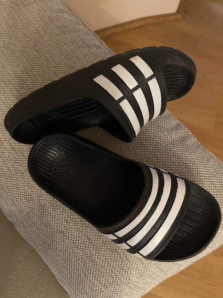 Papuci adidas mărimea 28