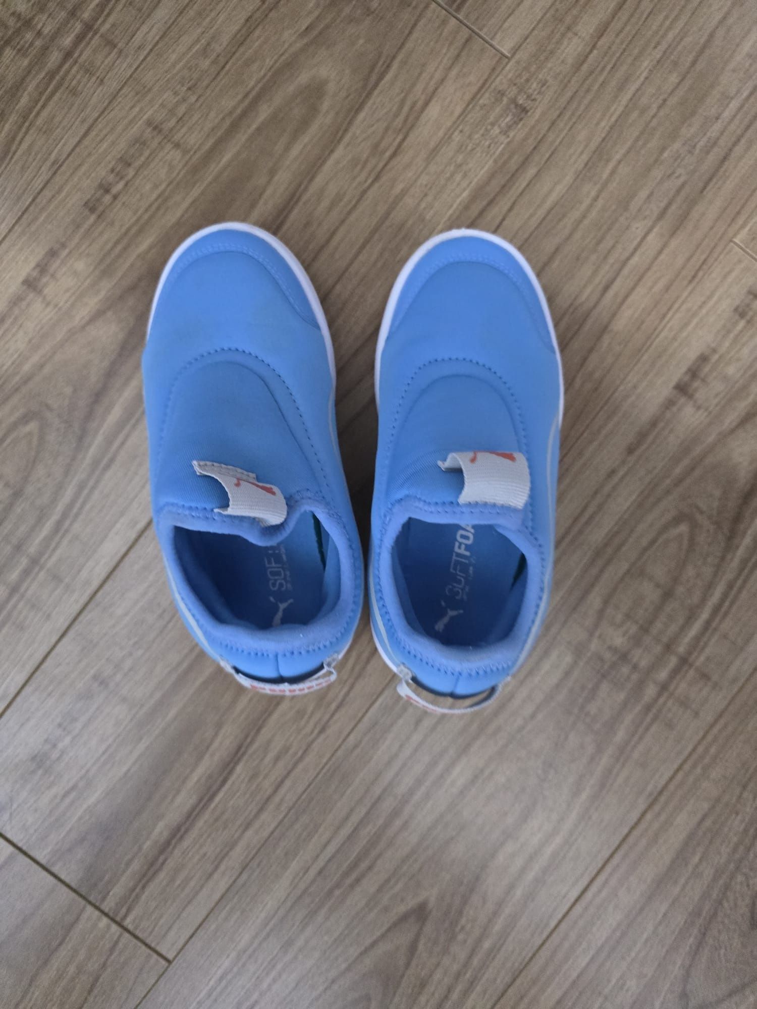 Vând adidadi puma