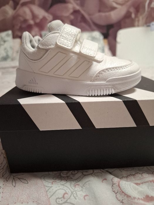 Маратонки адидас за дете