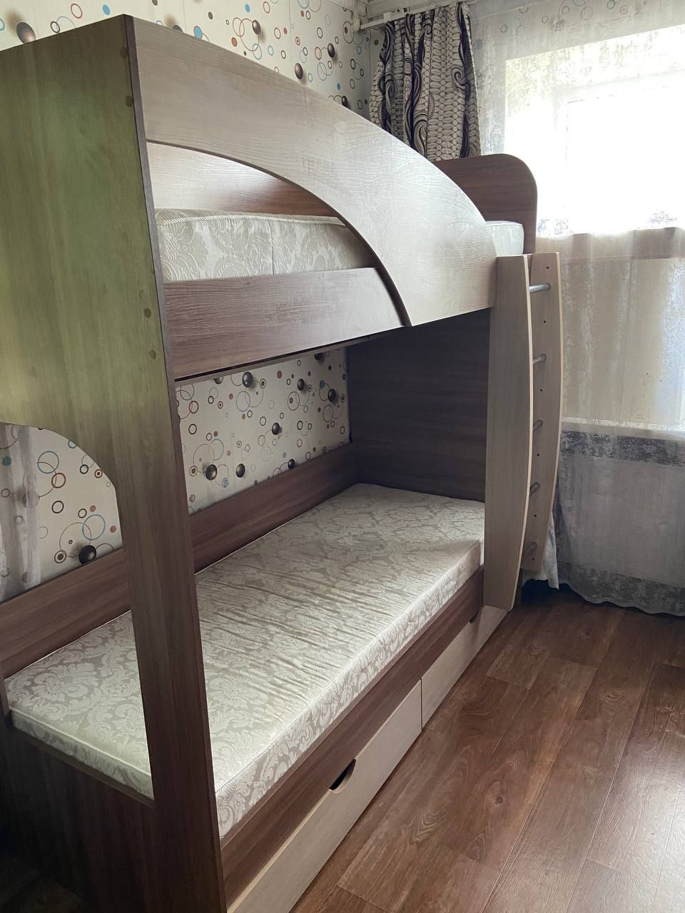 Продам кровать .