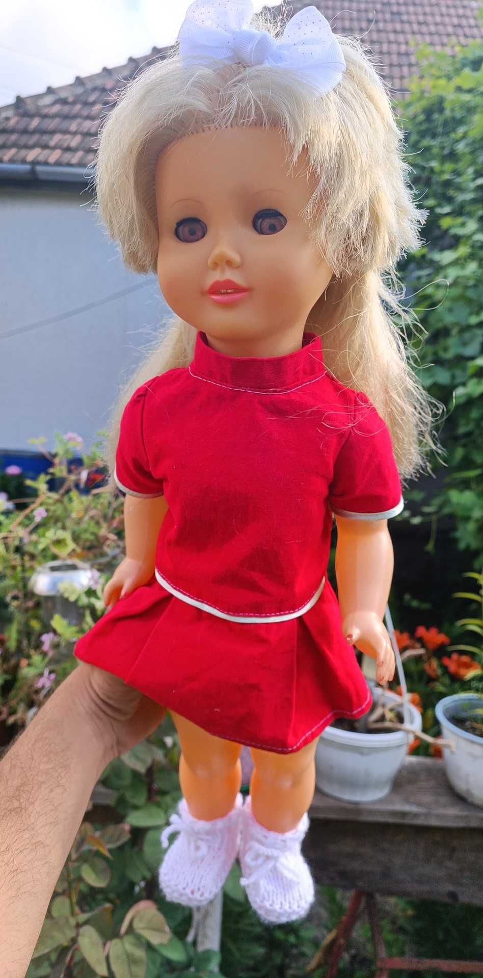 Păpușă Arădeanca Oana, (ochii maroniu).