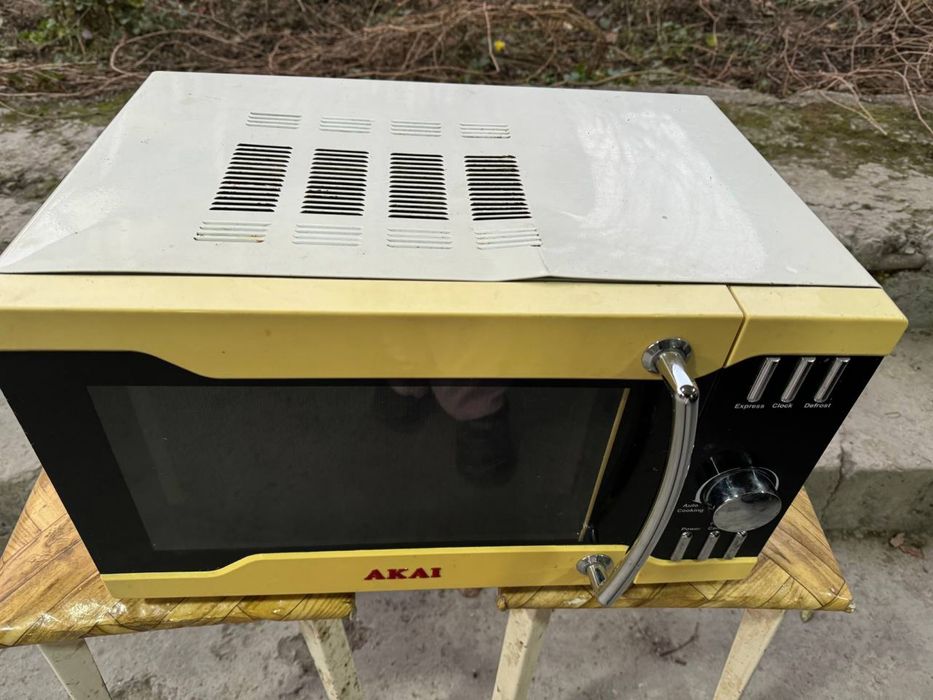 Продается микроволновка печь