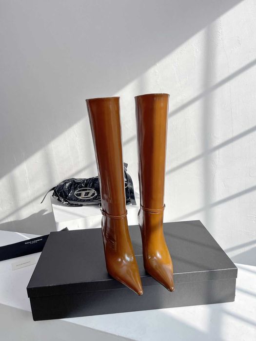 Налични ботуши Yves Saint Laurent